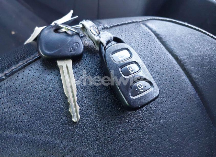 Photo 11 of 2013 Hyundai Elantra LIMITED (VIN 5NPDH4AE1DH191321)