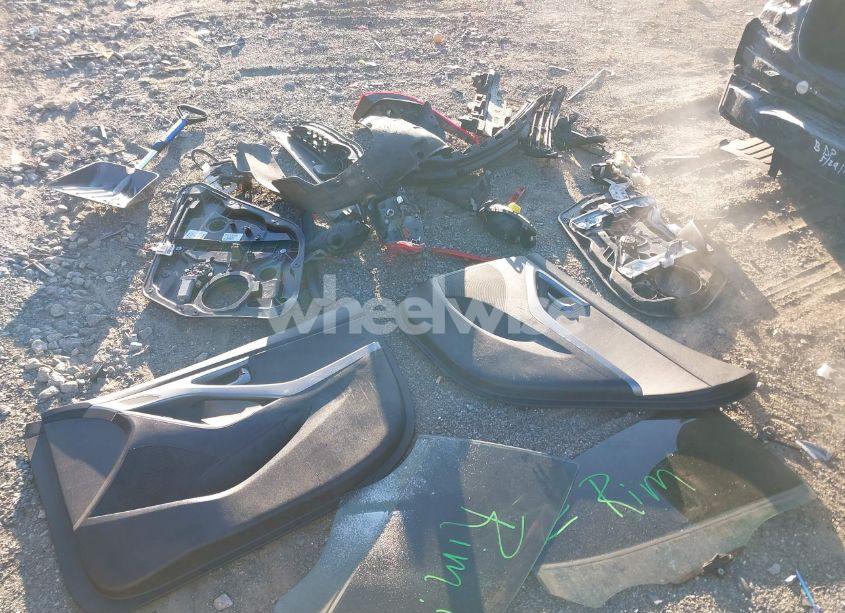 Photo 12 of 2013 Hyundai Elantra LIMITED (VIN 5NPDH4AE1DH191321)