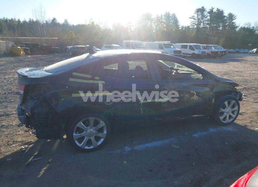 Photo 14 of 2013 Hyundai Elantra LIMITED (VIN 5NPDH4AE1DH191321)