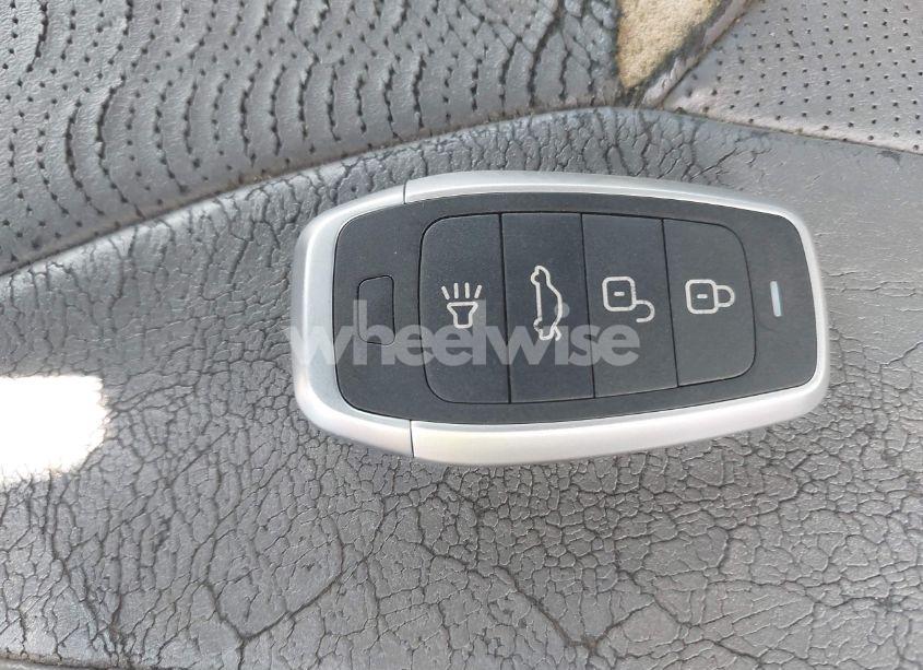 Photo 11 of 2013 Hyundai Elantra LIMITED (VIN 5NPDH4AE1DH205864)