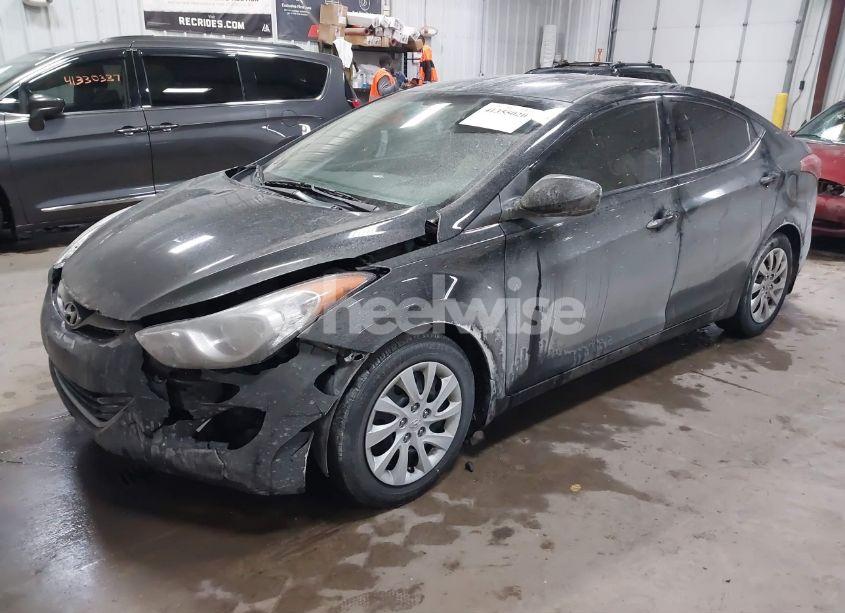 Photo 2 of 2013 Hyundai Elantra GLS (VIN 5NPDH4AE1DH207372)