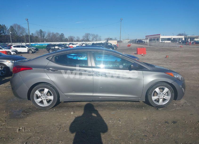 Photo 13 of 2013 Hyundai Elantra GLS (VIN 5NPDH4AE1DH209302)