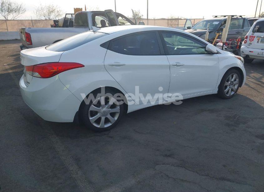 Photo 4 of 2013 Hyundai Elantra LIMITED (VIN 5NPDH4AE1DH252926)