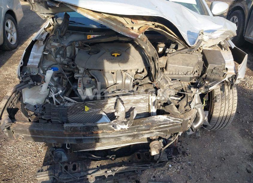 Photo 6 of 2013 Hyundai Elantra LIMITED (VIN 5NPDH4AE1DH272335)