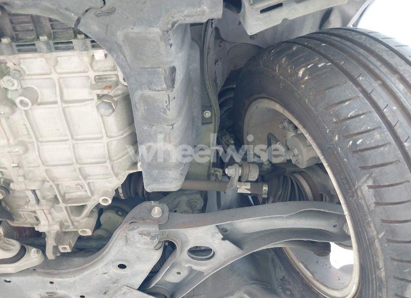 Photo 12 of 2013 Hyundai Elantra GLS (VIN 5NPDH4AE1DH280161)