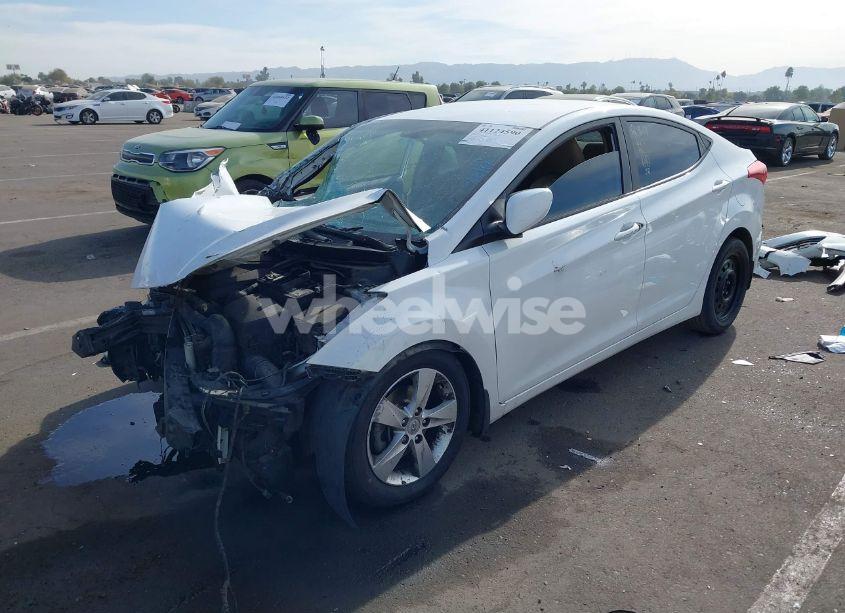 Photo 2 of 2013 Hyundai Elantra GLS (VIN 5NPDH4AE1DH305026)