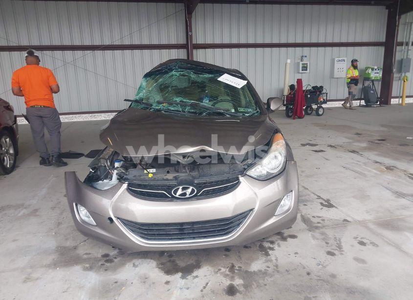 Photo 12 of 2013 Hyundai Elantra LIMITED (VIN 5NPDH4AE1DH316141)