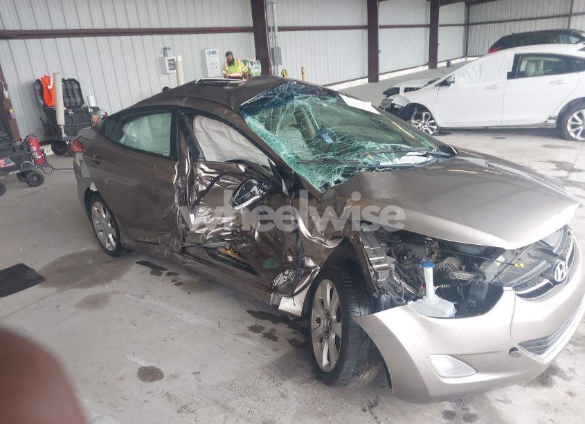 Photo 13 of 2013 Hyundai Elantra LIMITED (VIN 5NPDH4AE1DH316141)