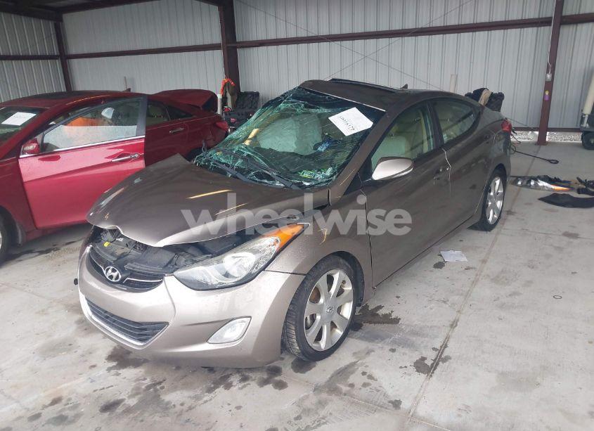 Photo 2 of 2013 Hyundai Elantra LIMITED (VIN 5NPDH4AE1DH316141)