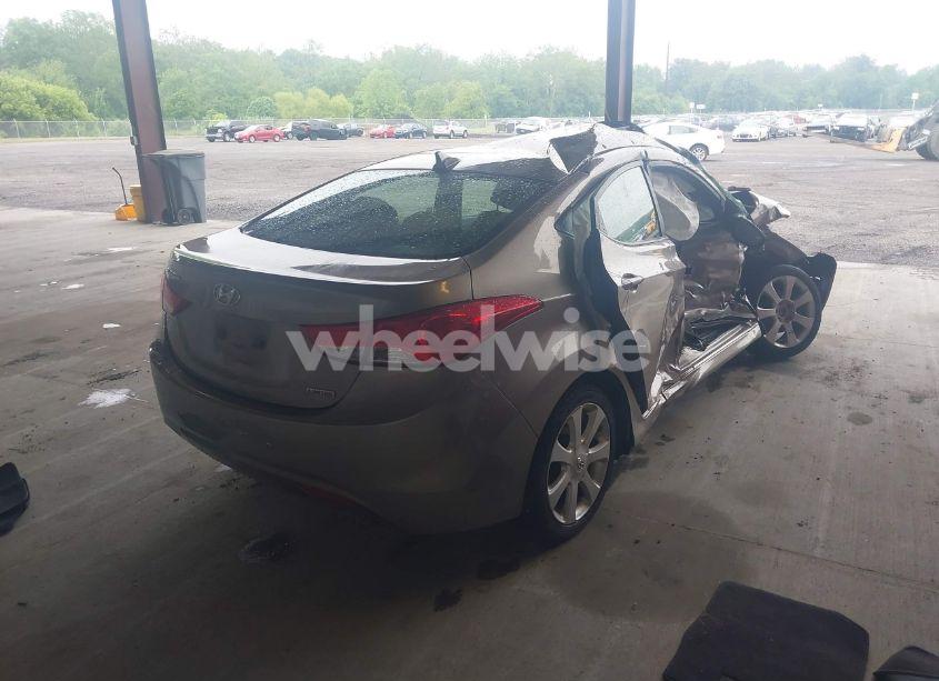 Photo 4 of 2013 Hyundai Elantra LIMITED (VIN 5NPDH4AE1DH316141)