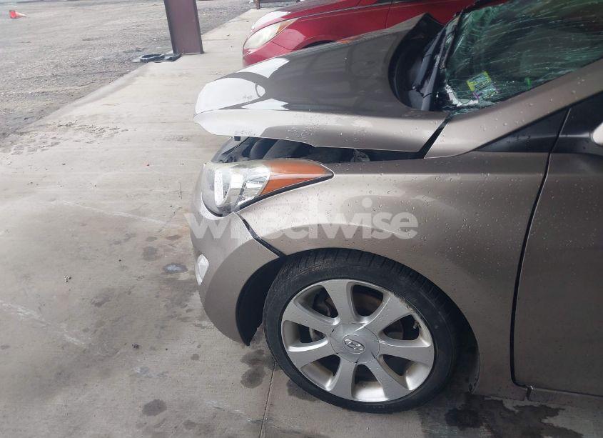 Photo 6 of 2013 Hyundai Elantra LIMITED (VIN 5NPDH4AE1DH316141)