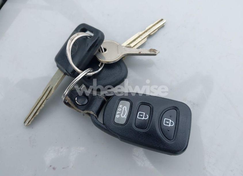 Photo 11 of 2013 Hyundai Elantra LIMITED (VIN 5NPDH4AE1DH320027)