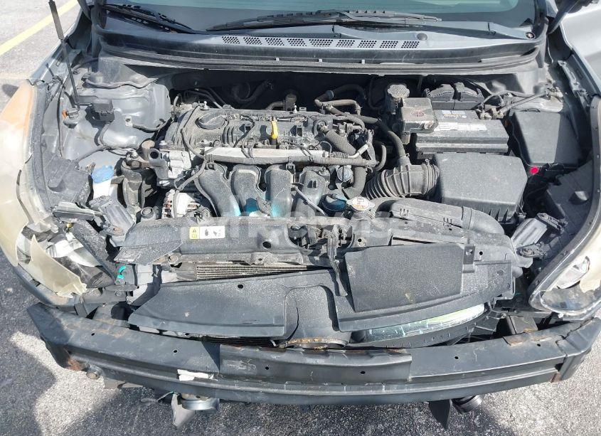 Photo 10 of 2013 Hyundai Elantra GLS (VIN 5NPDH4AE1DH360432)