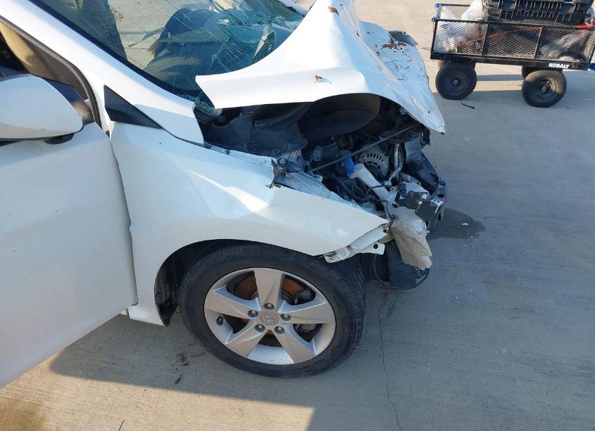 Photo 13 of 2013 Hyundai Elantra GLS/LIMITED (VIN 5NPDH4AE1DH408737)