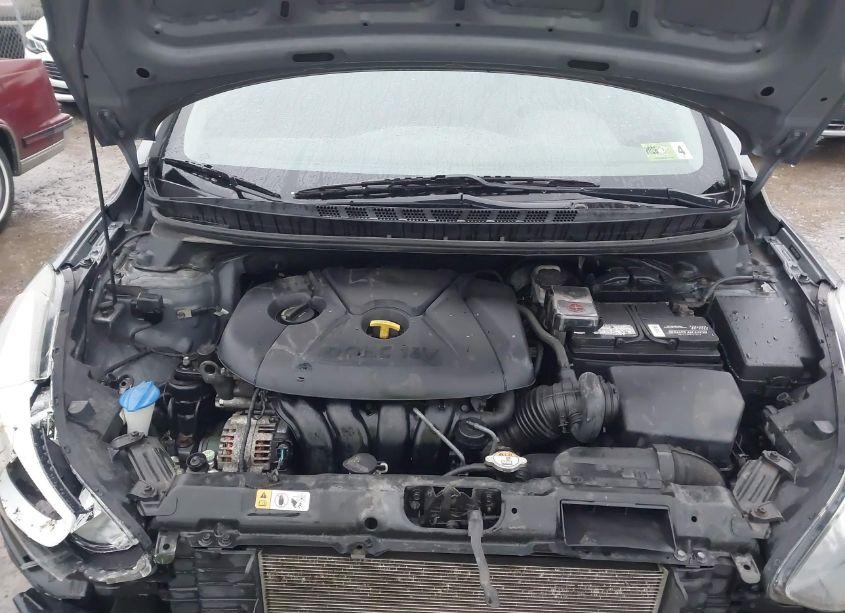 Photo 10 of 2014 Hyundai Elantra SE (VIN 5NPDH4AE1EH465764)