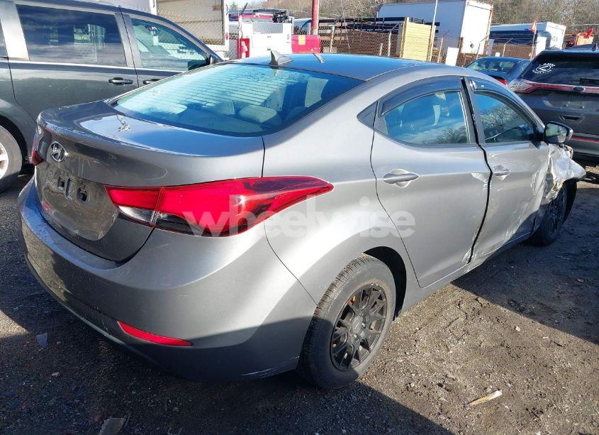 Photo 4 of 2014 Hyundai Elantra SE (VIN 5NPDH4AE1EH466686)