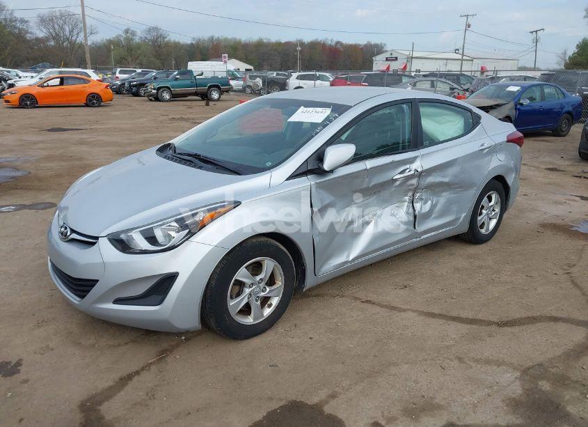Photo 2 of 2014 Hyundai Elantra SE (VIN 5NPDH4AE1EH496903)