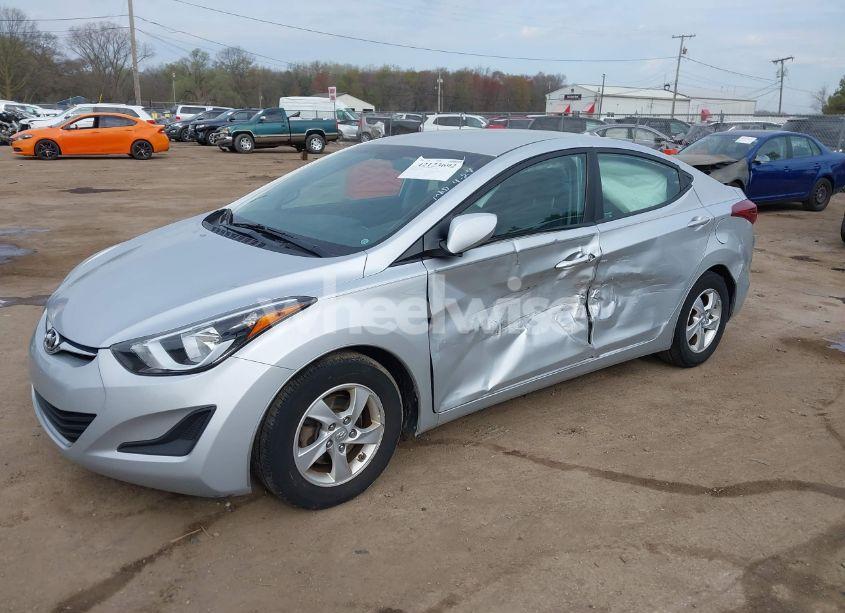 Photo 6 of 2014 Hyundai Elantra SE (VIN 5NPDH4AE1EH496903)