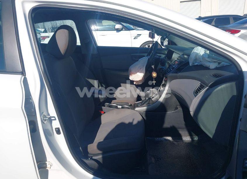Photo 5 of 2014 Hyundai Elantra SE (VIN 5NPDH4AE1EH511786)
