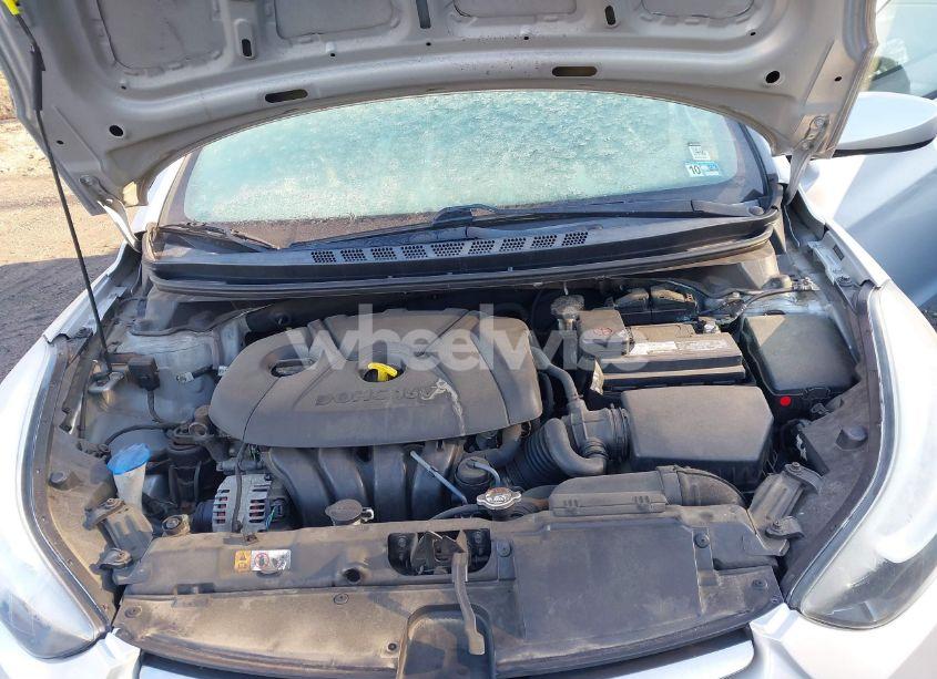 Photo 10 of 2014 Hyundai Elantra SE (VIN 5NPDH4AE1EH523226)