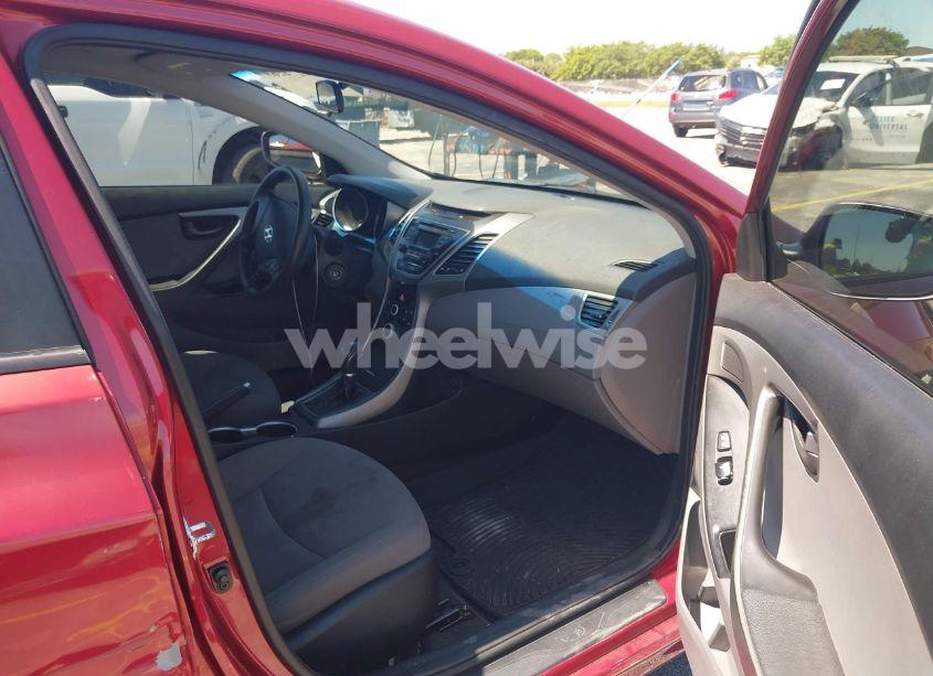 Photo 5 of 2014 Hyundai Elantra SE (VIN 5NPDH4AE1EH531519)