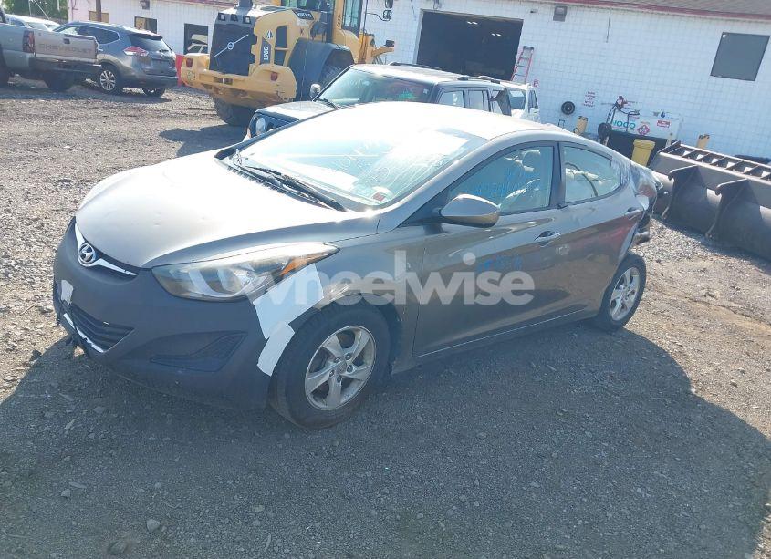 Photo 2 of 2014 Hyundai Elantra SE (VIN 5NPDH4AE1EH531813)
