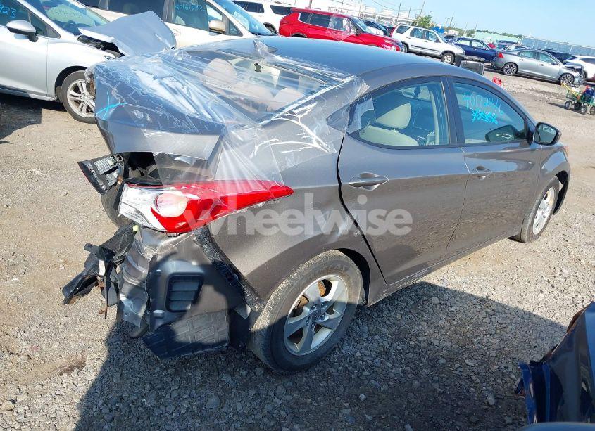 Photo 4 of 2014 Hyundai Elantra SE (VIN 5NPDH4AE1EH531813)
