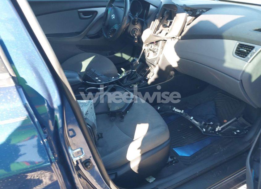 Photo 5 of 2015 Hyundai Elantra SE (VIN 5NPDH4AE1FH570001)