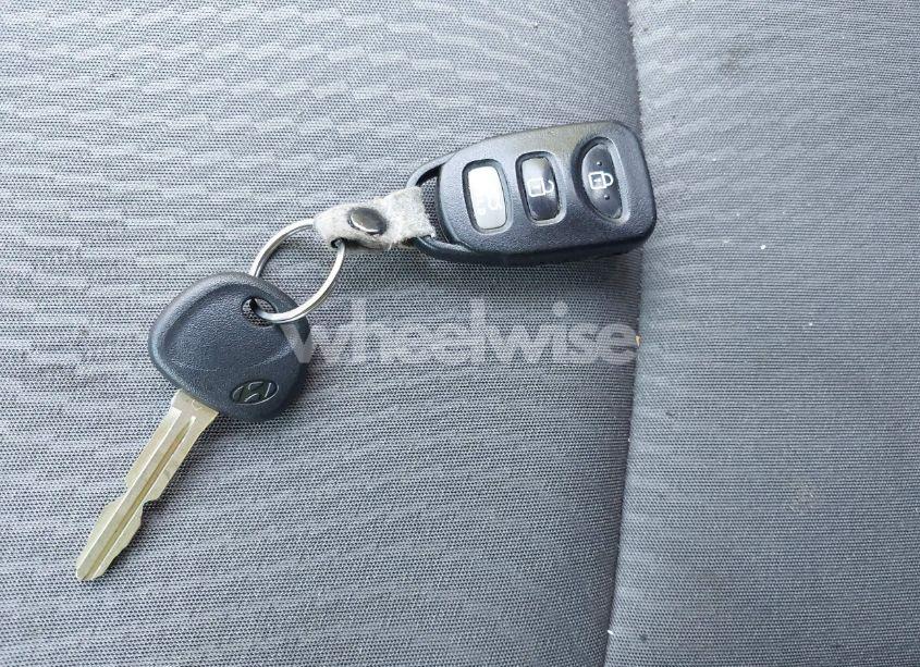 Photo 11 of 2015 Hyundai Elantra SE (VIN 5NPDH4AE1FH615888)