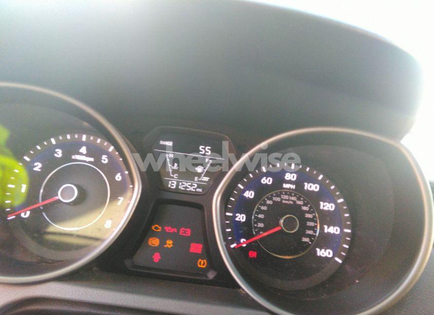 Photo 7 of 2015 Hyundai Elantra SE (VIN 5NPDH4AE1FH619326)