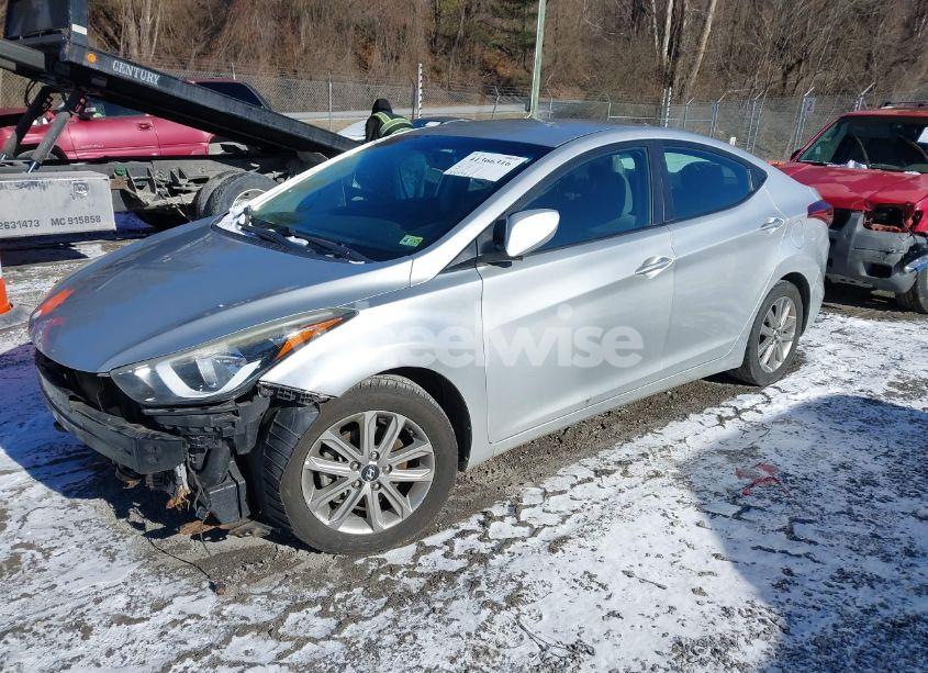 Photo 2 of 2015 Hyundai Elantra SE (VIN 5NPDH4AE1FH619696)