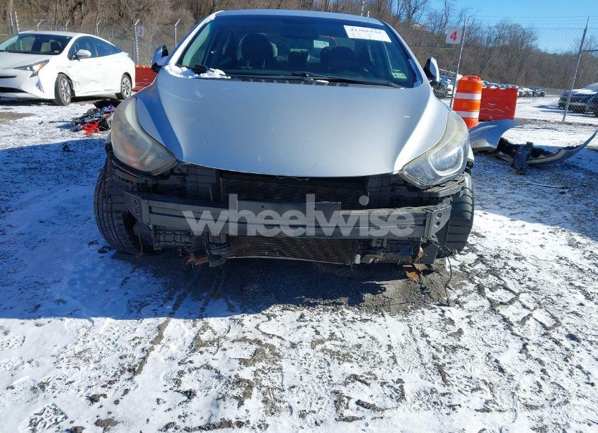 Photo 6 of 2015 Hyundai Elantra SE (VIN 5NPDH4AE1FH619696)