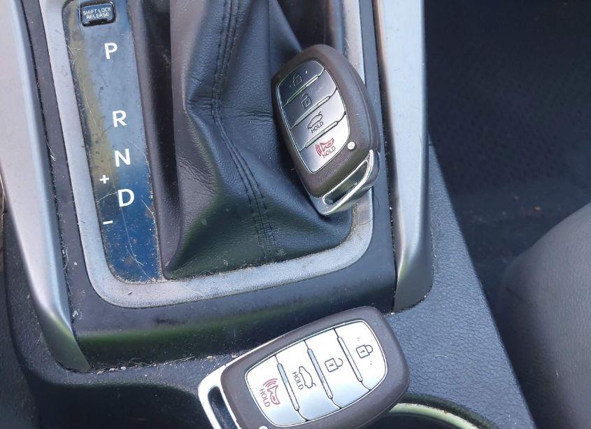 Photo 11 of 2015 Hyundai Elantra LIMITED (VIN 5NPDH4AE1FH632528)