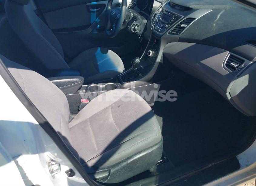 Photo 5 of 2015 Hyundai Elantra SE (VIN 5NPDH4AE1FH650947)