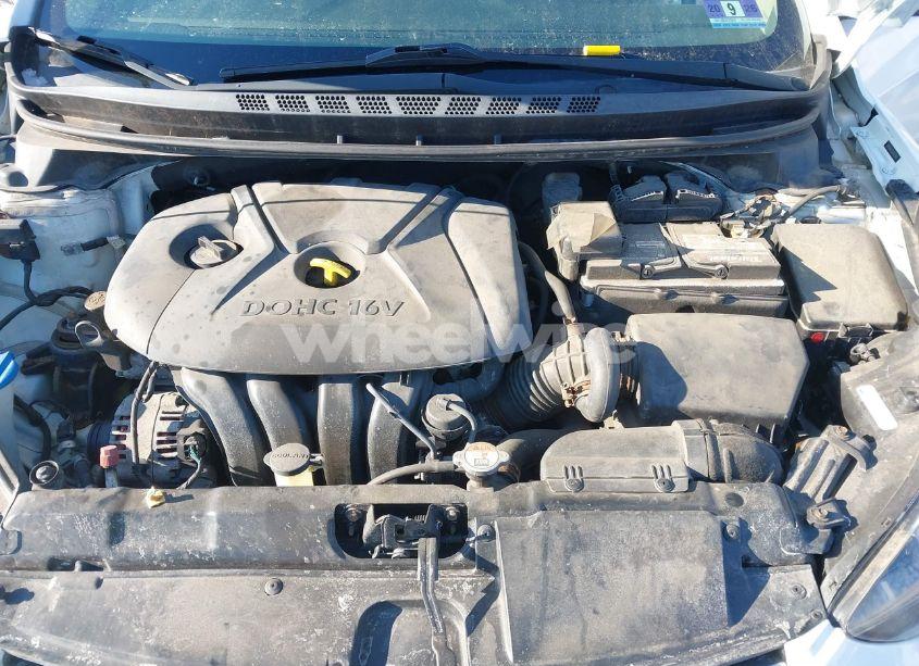 Photo 10 of 2016 Hyundai Elantra SE (VIN 5NPDH4AE1GH653980)