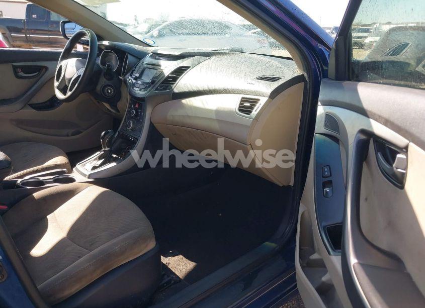 Photo 5 of 2016 Hyundai Elantra SE (VIN 5NPDH4AE1GH655759)