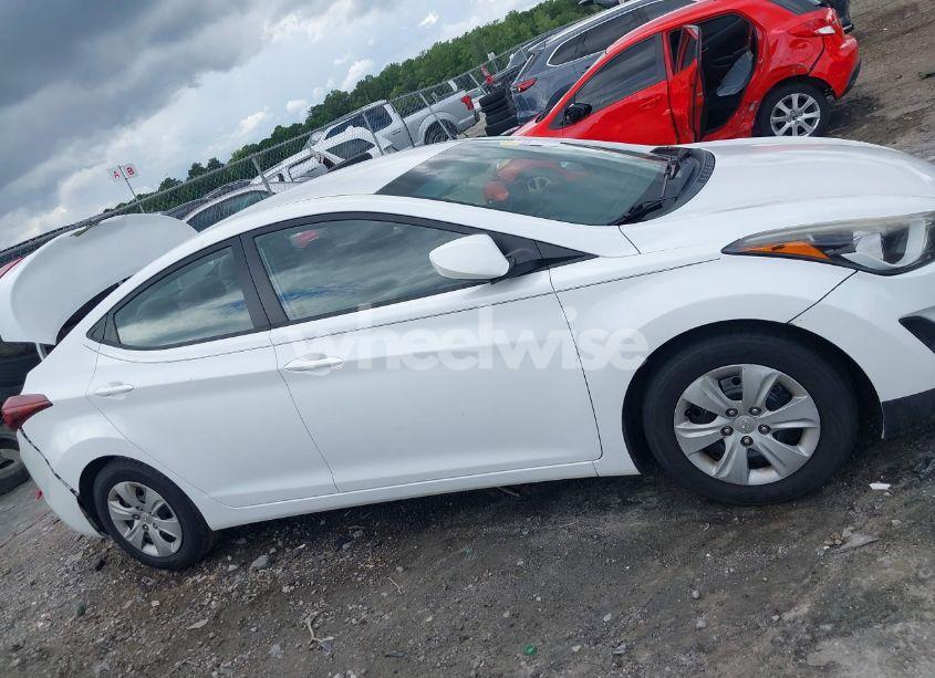 Photo 13 of 2016 Hyundai Elantra SE (VIN 5NPDH4AE1GH687157)