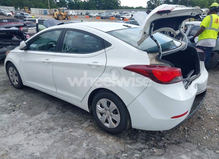 Photo 3 of 2016 Hyundai Elantra SE (VIN 5NPDH4AE1GH687157)