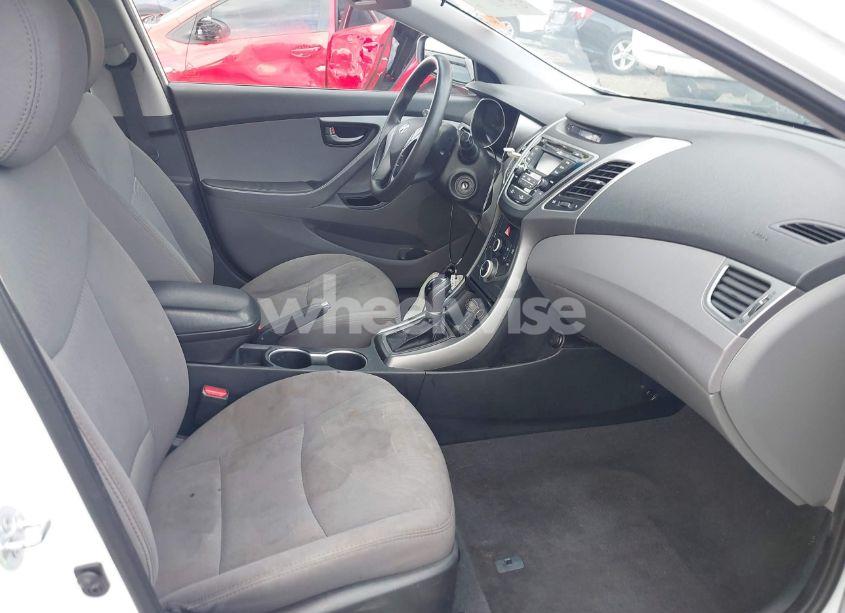Photo 5 of 2016 Hyundai Elantra SE (VIN 5NPDH4AE1GH687157)