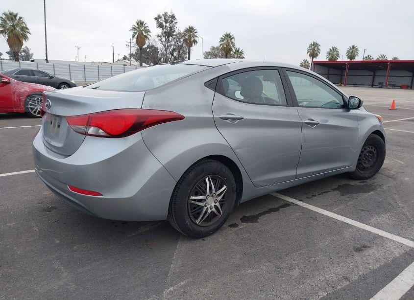 Photo 4 of 2016 Hyundai Elantra SE (VIN 5NPDH4AE1GH709044)