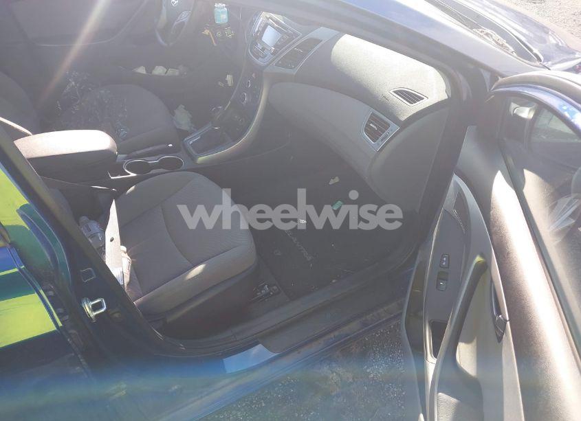 Photo 5 of 2016 Hyundai Elantra SE (VIN 5NPDH4AE1GH720562)