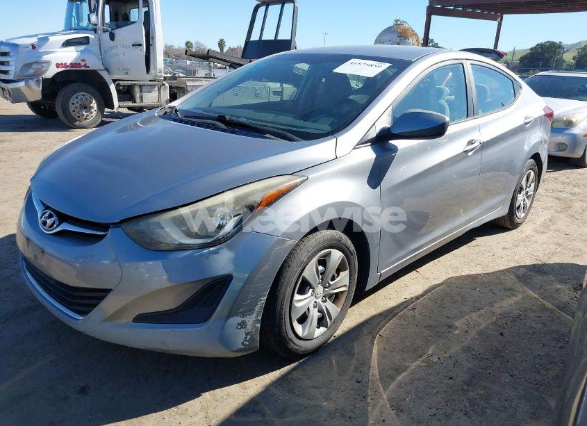 Photo 2 of 2016 Hyundai Elantra SE (VIN 5NPDH4AE1GH724739)