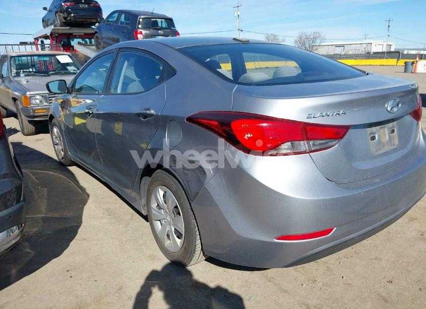 Photo 3 of 2016 Hyundai Elantra SE (VIN 5NPDH4AE1GH724739)