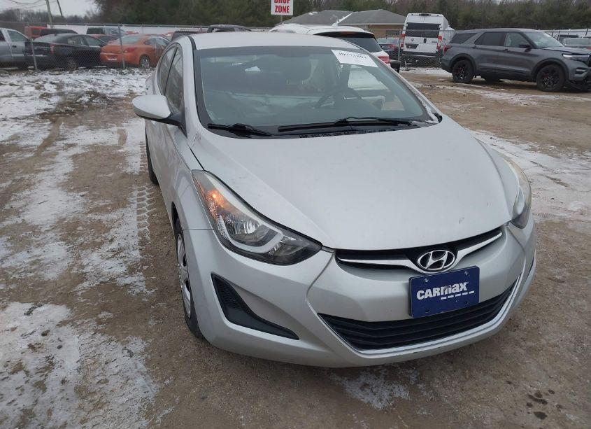 2016 Hyundai Elantra SE (VIN 5NPDH4AE1GH727060) main photo