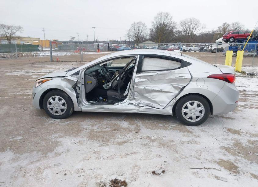 Photo 14 of 2016 Hyundai Elantra SE (VIN 5NPDH4AE1GH727060)