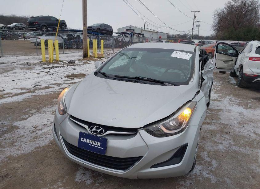 Photo 2 of 2016 Hyundai Elantra SE (VIN 5NPDH4AE1GH727060)