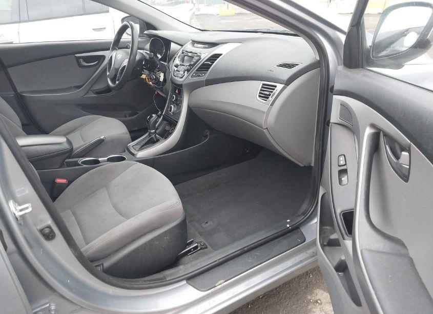 Photo 5 of 2016 Hyundai Elantra SE (VIN 5NPDH4AE1GH741508)