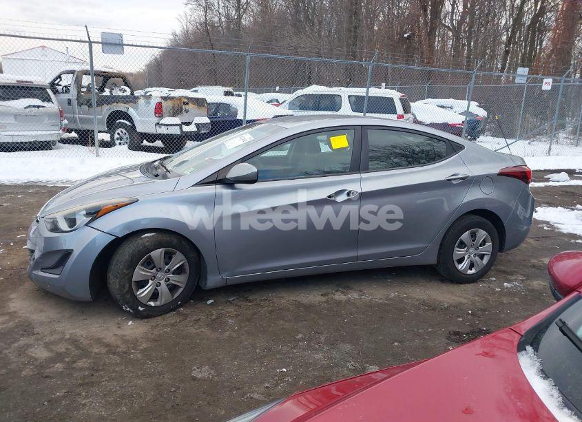 Photo 14 of 2016 Hyundai Elantra SE (VIN 5NPDH4AE1GH762939)