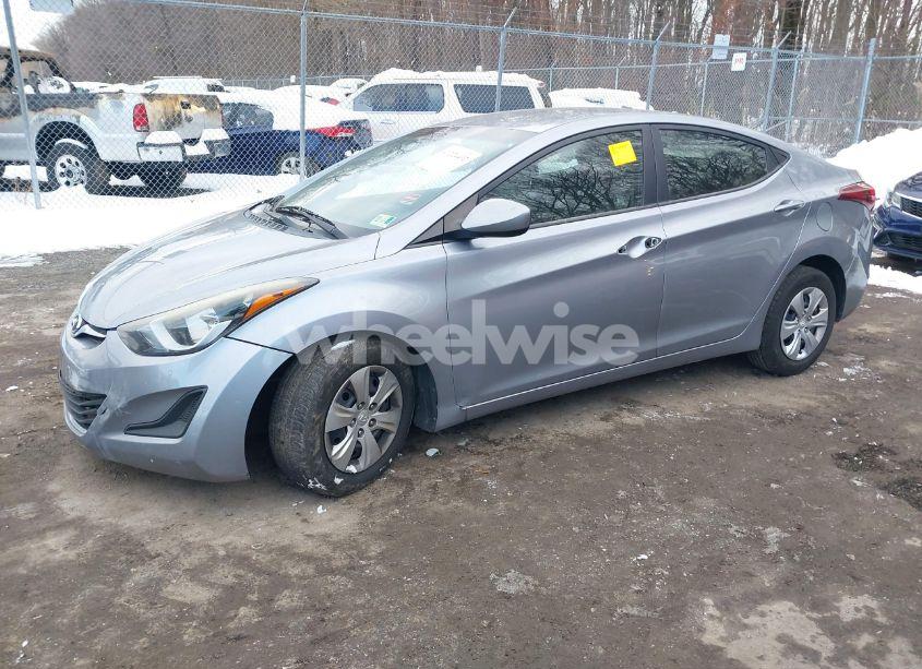 Photo 2 of 2016 Hyundai Elantra SE (VIN 5NPDH4AE1GH762939)