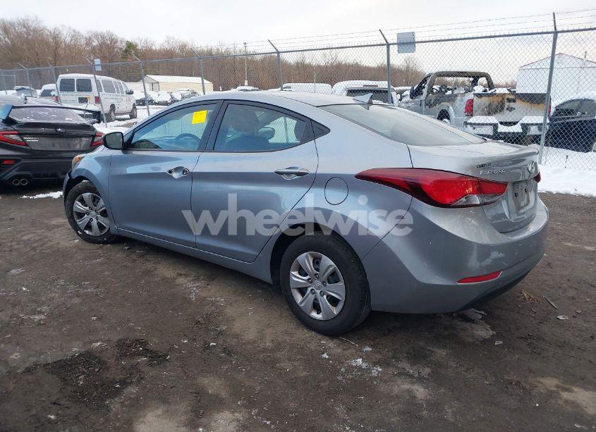 Photo 3 of 2016 Hyundai Elantra SE (VIN 5NPDH4AE1GH762939)